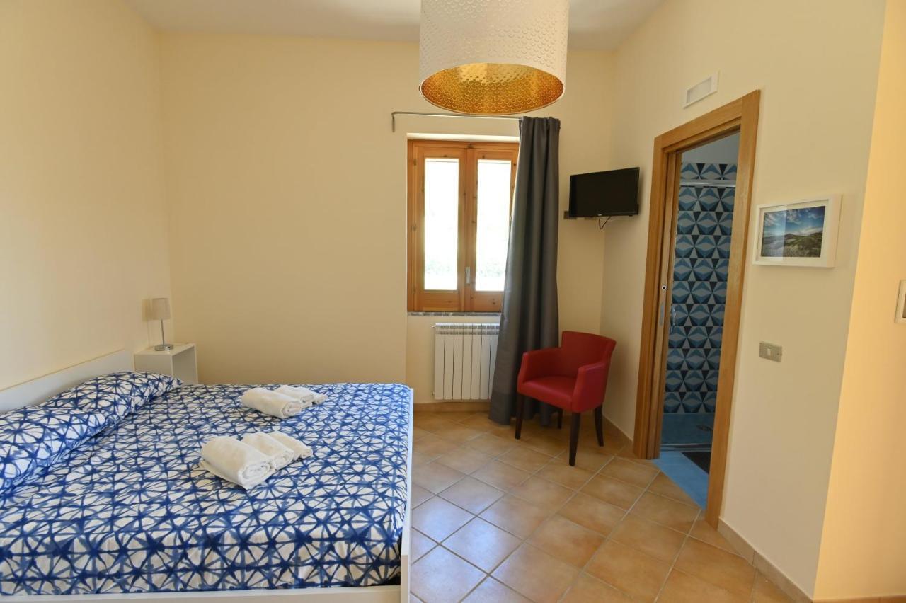 Villa Petrinum B&B Mondragone Esterno foto